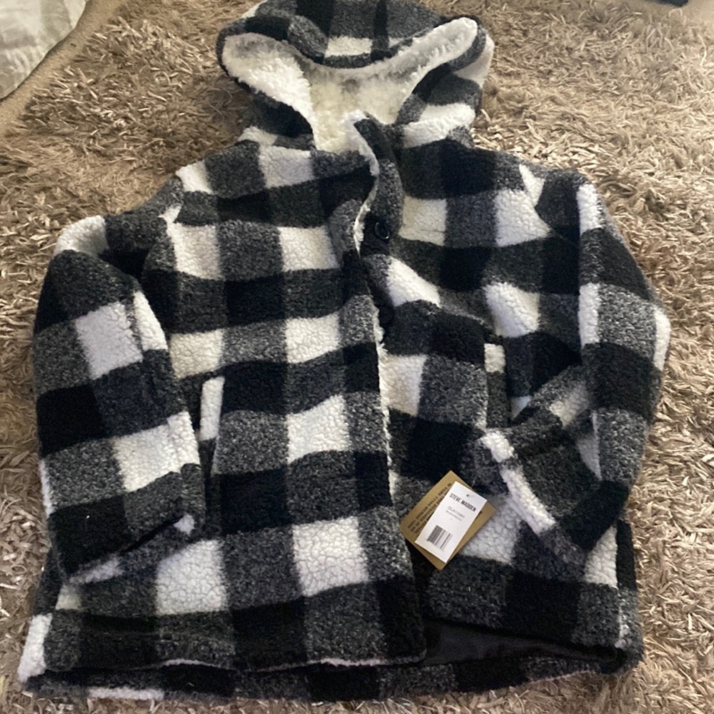 Steve Madden black and white coat size large